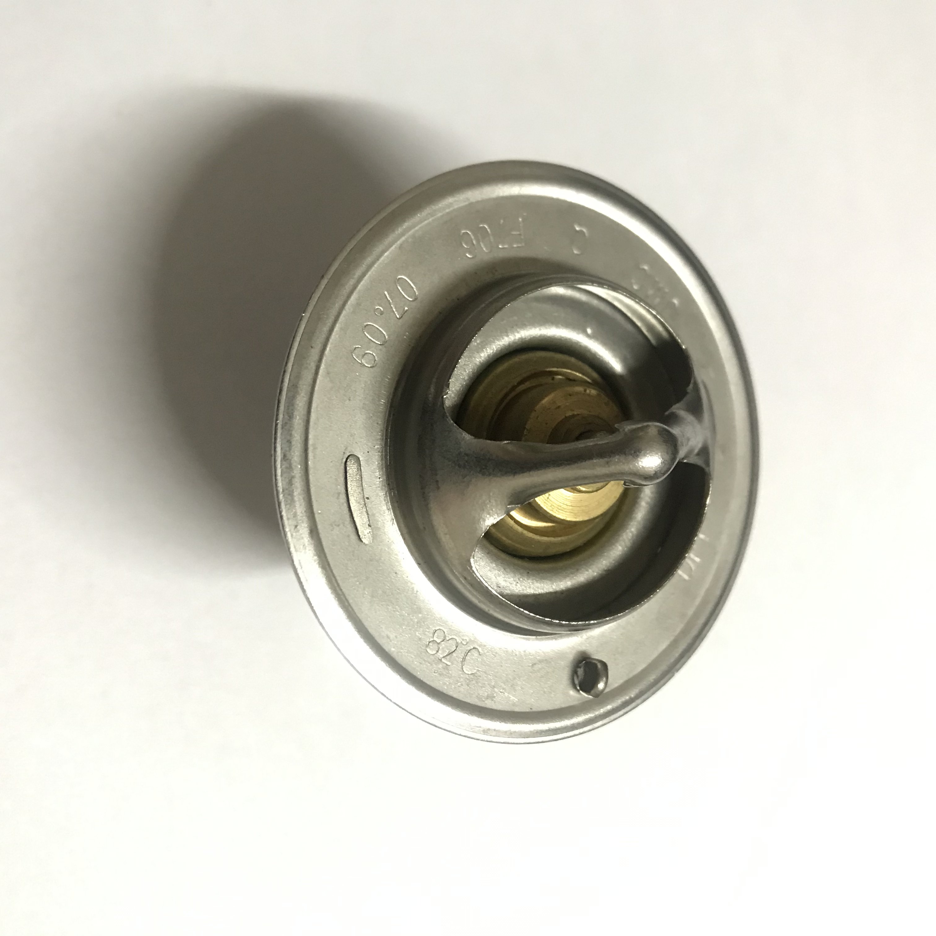 Kompatibel mit TU1700, TU1900, TU2100, TU2500, TL1900, TL2100, TL2300, TE3210, TE4270, Bolens G212, G214, G272, G274, White Field Boss 21 - Ersatz Iseki Thermostat 6513-770-022-10 5681-377-0022-0 5681-377-002-20