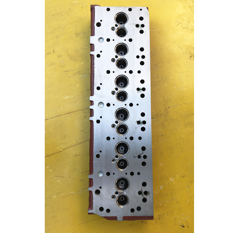 Funktioniert gut mit Daewoo Doosan Engine DB58 - Zylinderkopf DH220-5