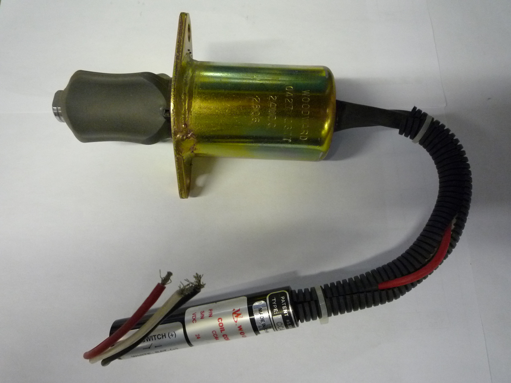 kompatibel mit Deutz Motor Solenoid 0427 2677 / 04272677 0427 2077 / 04272077 Deutz 4 Zylindermotor 1011 Motor, eine Plattform Haulotte HA16PX.