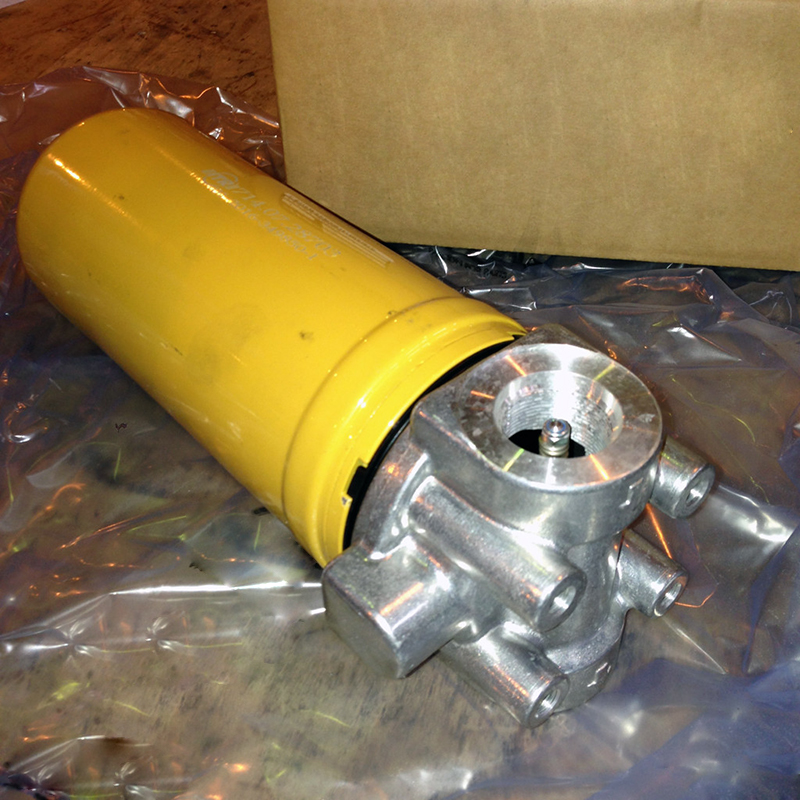 Speziell für Komatsu WA100M WA120 WA150 WA180L WA180PT WA300 WA320 WA380 WA400 WA420 WA430 WA450 WA480 WA80 - Filter Assembly 714-07-28702 7140728702 WA100M, WA120, WA150, WA180L, WA180PT, WA300, WA320, WA320, WA400, WA420, WA430, WA450, WA470, WA480, WA8