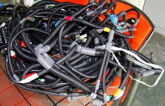 Kompatibel mit Hitachi Bagger EX330-3 Einspritzkabel Au?enanschluss