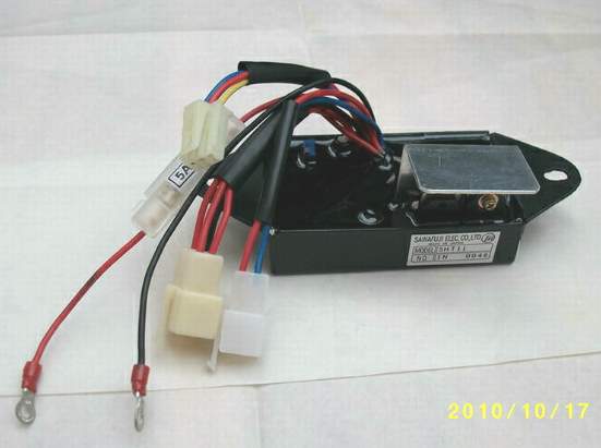 Kompatibel mit KUBOTA J315 380V Generator AVR KUBOTA 380V AVR <br />Modell KUBOTA 380V AVR <br />Jahrgang 380V <br />Verwendung KUBOTA Generator <br />Draht 11 Dr?hte 3 wei?er Stecker <br />Phase 3 Phase KUBOTA 380V AVR <br />Modell KUBOTA 380V AVR <br />