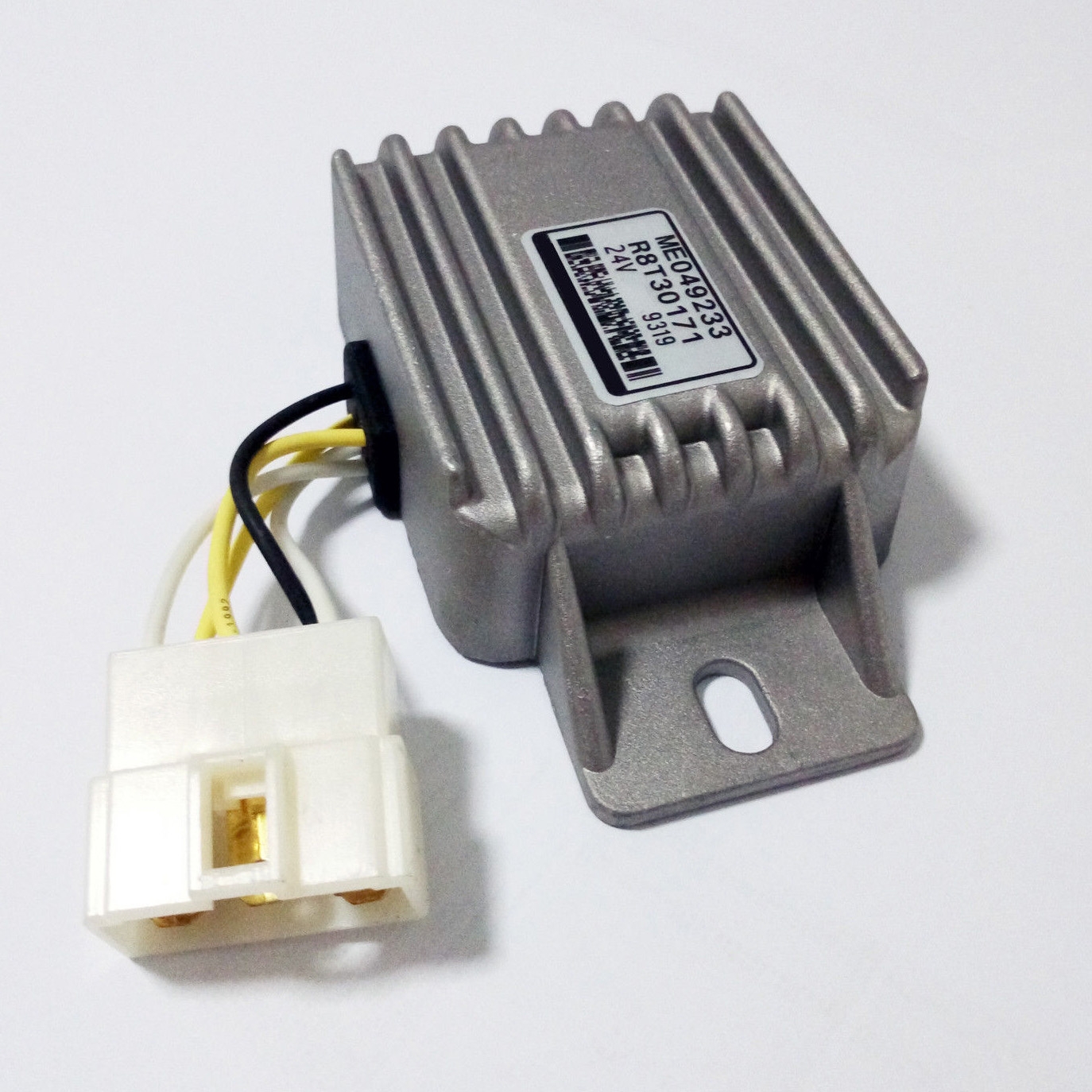 Konstruiert nach Kobelco Bagger K909LC K916 K916LC MD450BLC SK220 SK220LC 24V - Regulator Relay ME049233 K909LC,K916,K916LC,MD450BLC,SK220,SK220LC